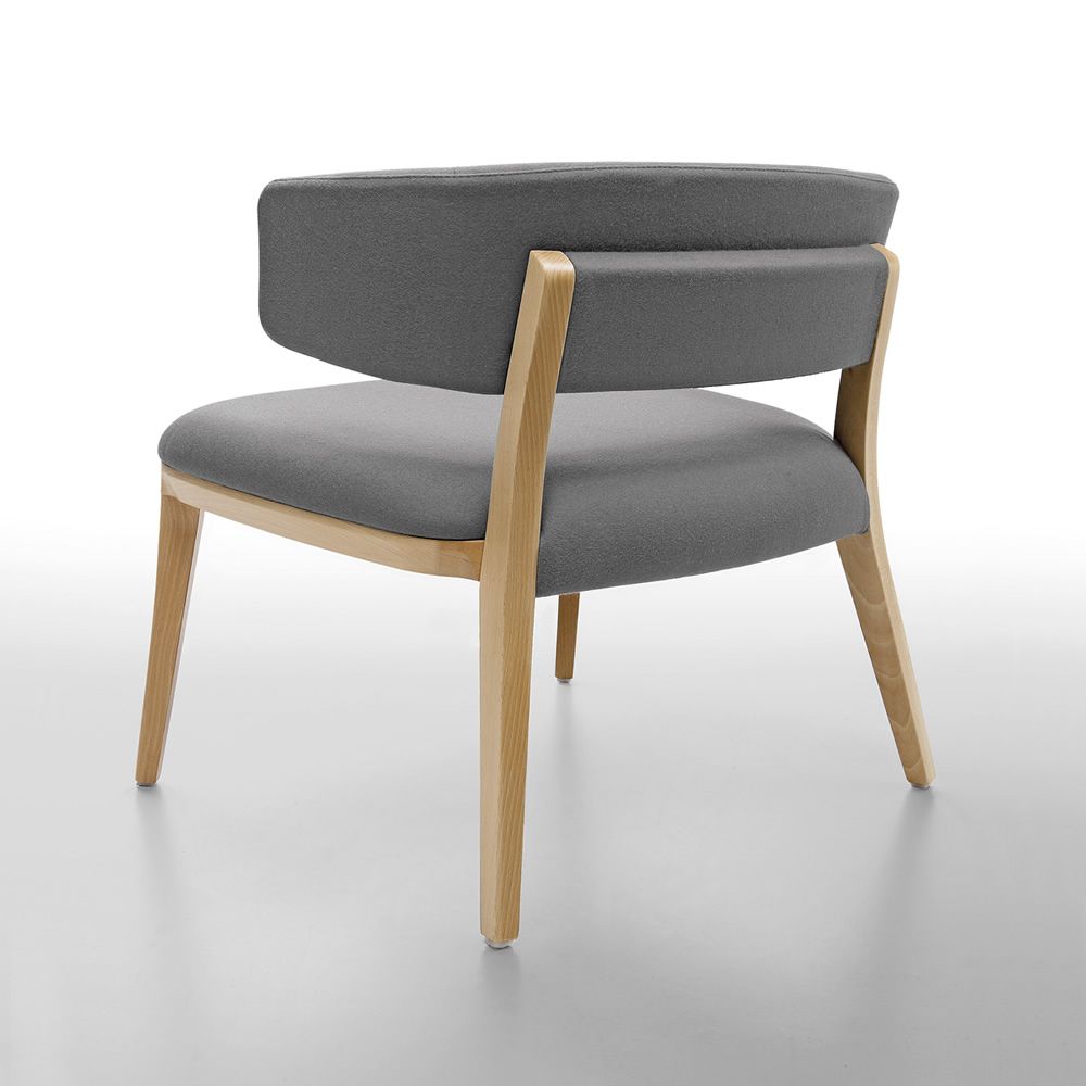 porta-venezia-lounge-sedia-lounge-con-struttura-in-legno-naturale-e-rivestimento-in-tessuto