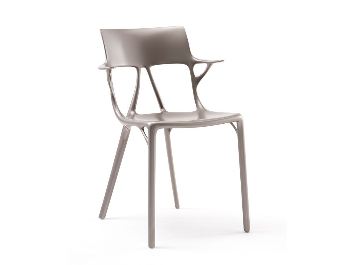 Kartell mobili: sedie e comodini di design